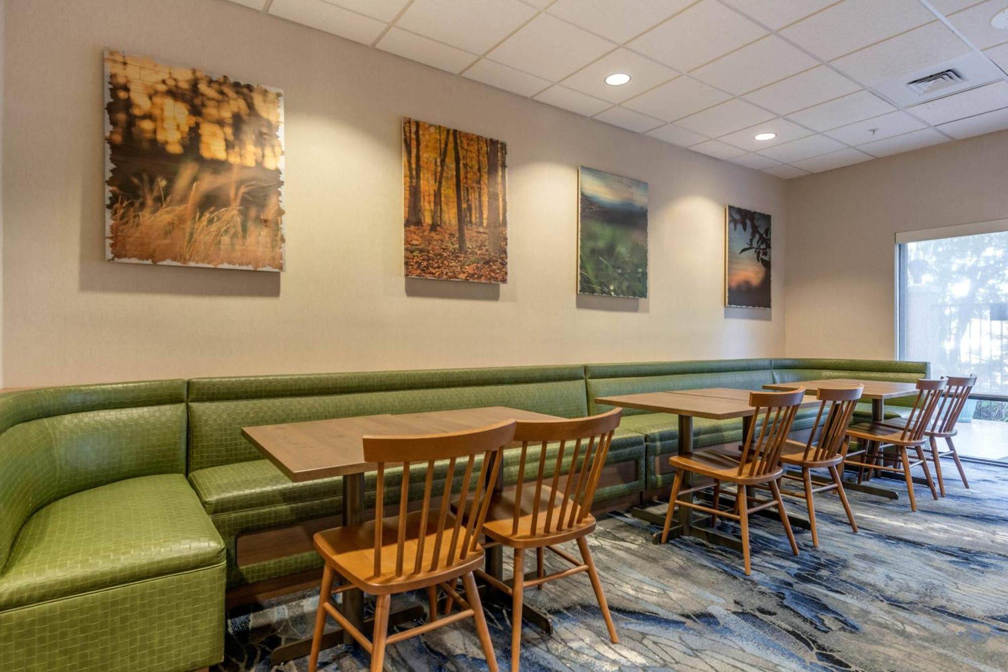 Fairfield Inn And Suites Holiday Tarpon Springs Exterior photo