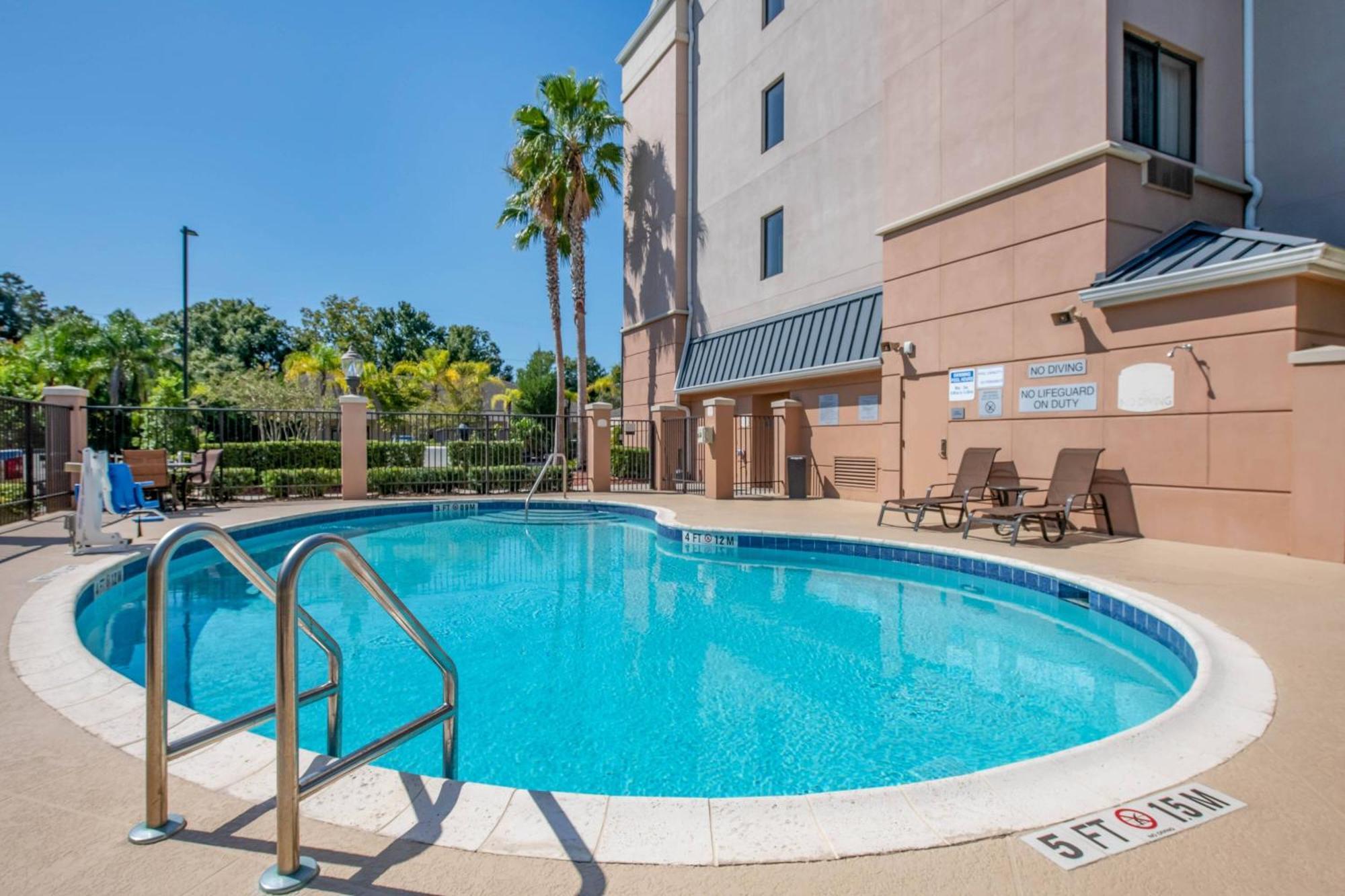 Fairfield Inn And Suites Holiday Tarpon Springs Exterior photo
