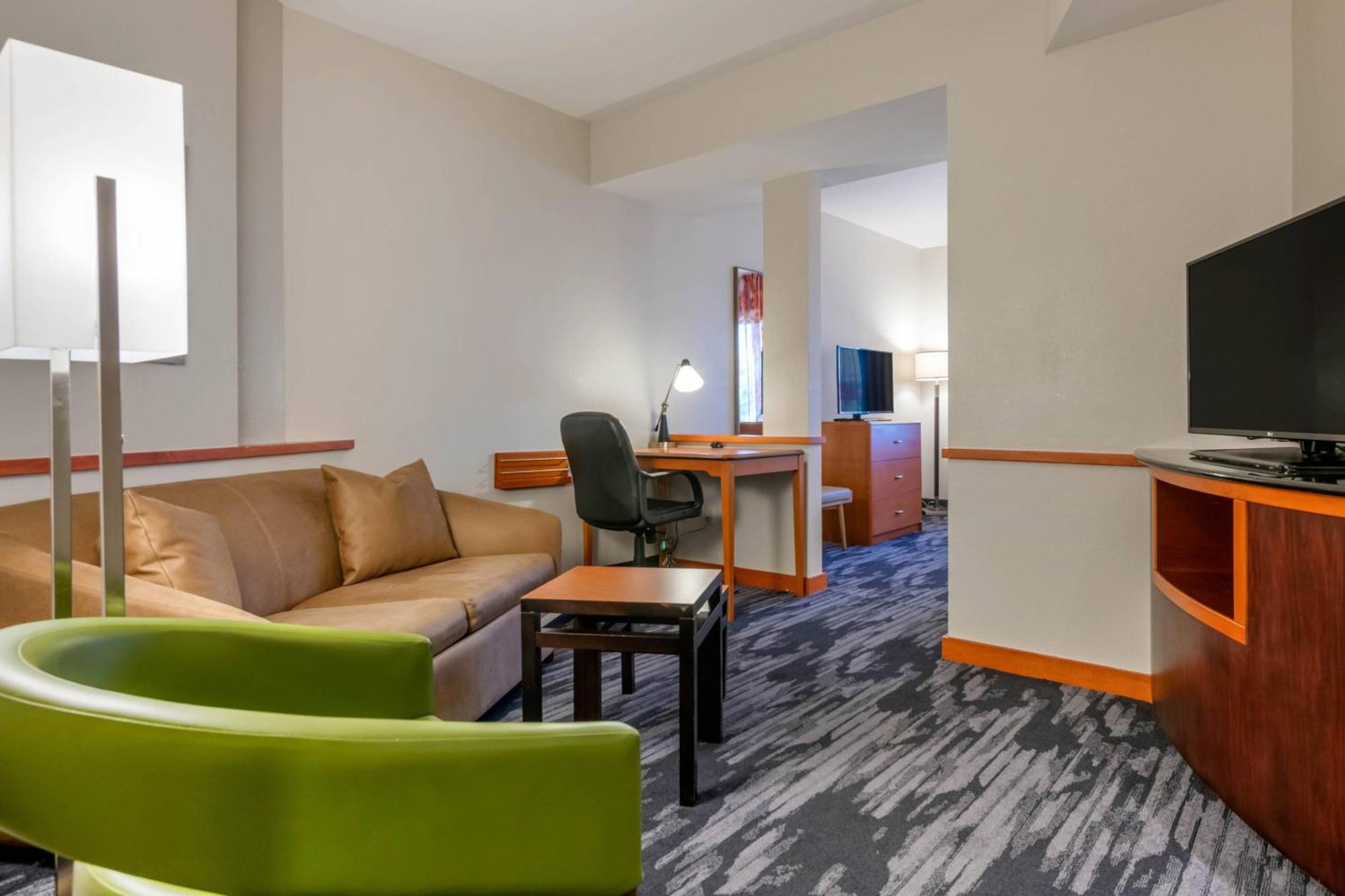 Fairfield Inn And Suites Holiday Tarpon Springs Exterior photo