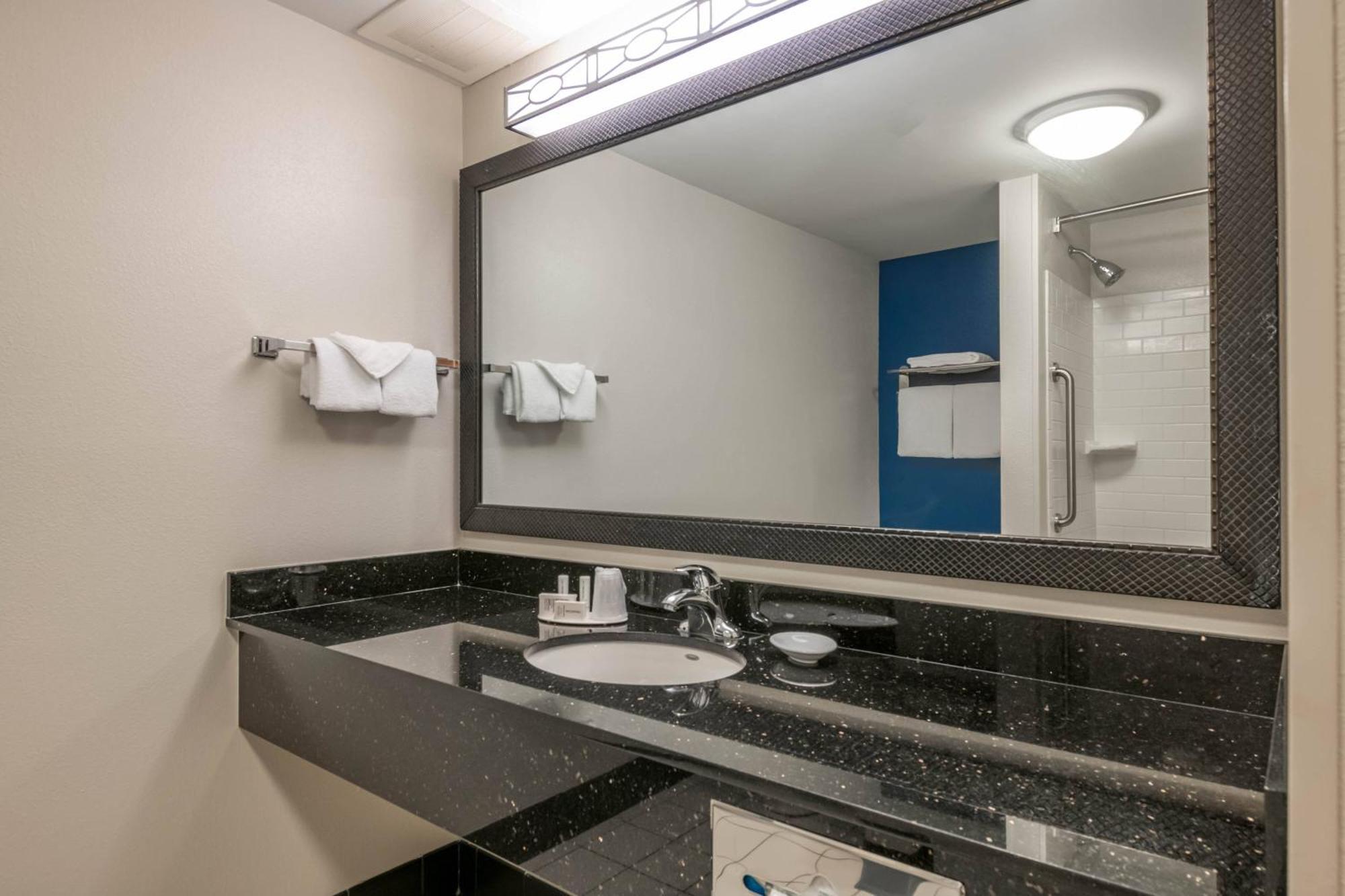 Fairfield Inn And Suites Holiday Tarpon Springs Exterior photo