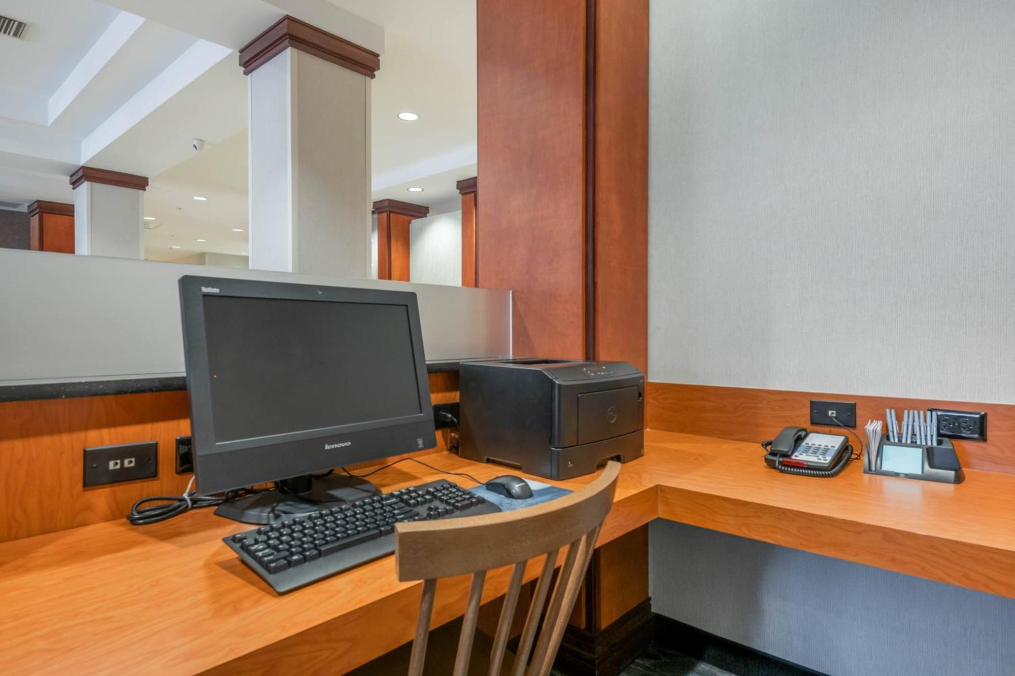 Fairfield Inn And Suites Holiday Tarpon Springs Exterior photo